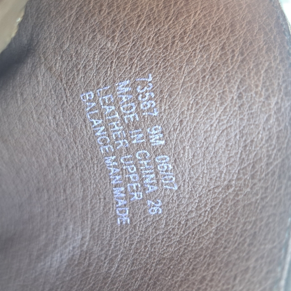 😃CLARKS ARTISAN LEATHER BOOTS NWOT - Picture 8 of 11